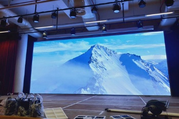 showroom in Macao ( P2.5 )